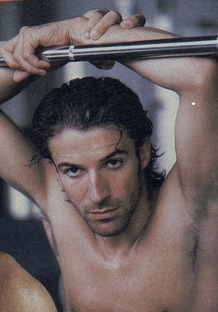 delpieronudo.jpg (158051 byte)