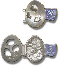 Benson House Easter 2000 Opening Egg Pin