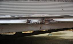Skirt and rail damage