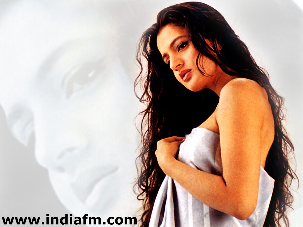 amisha7.jpg (47281 bytes)