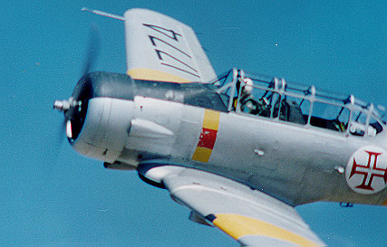 A.Mimoso flying Air Museum T-6 at Tires 18/9/94 (L.Tavares)