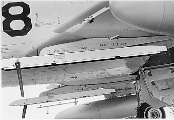 5338 detail of missile rails(L.Tavares)