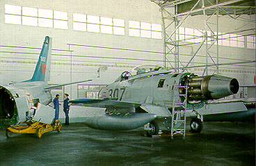 5307 opened for inspection July 1977 BA5 (L.Tavares)