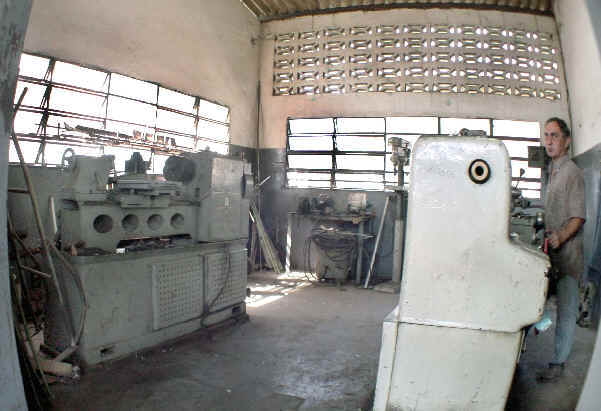 wpe1A.jpg (30946 bytes)