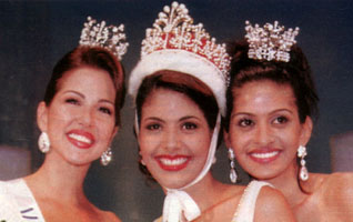 Miss International 1998 and her court