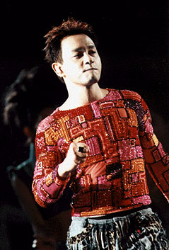 concert2.jpg (35710 bytes)