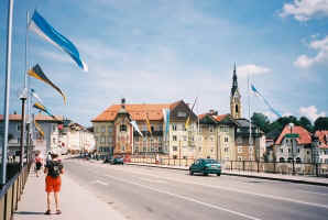 bridge bad tolz.jpg (62913 bytes)