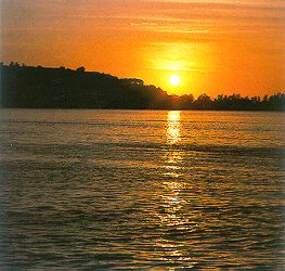 Por do sol e mar