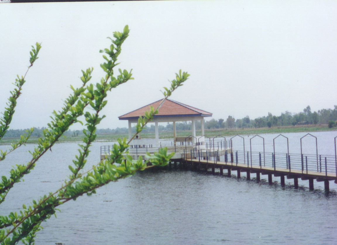 ..·Ѻѹ104.jpg (147018 bytes)