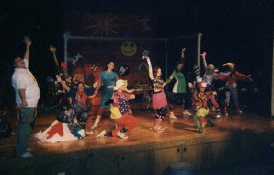 Lora (center) and the Players sing O Bless the Lord, My Soul