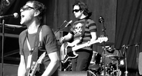 Kim Salmon & The Surrealists live in Spain 9/06. Kim (guitar & wailing), Stu Thomas (bass) & Phil Collings (drums). Photo by GINA ROBERTSON.