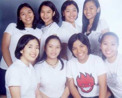 FOR THE LOVE OF STUDIO PICS. Taken weeks after graduation, we really planned on the white outfits to go with the picture effect! (Clockwise from top left: Leil, Ann, Dette, Elouise, Pam, me, Carmie and Daren)