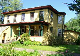 THE CLUB HOUSE