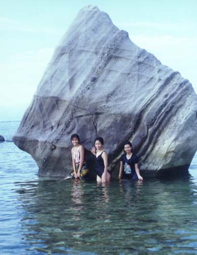 Pundaquit.JPG (30244 bytes)