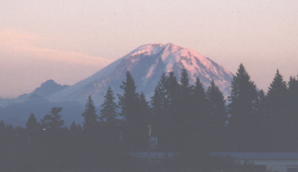 Mt Rainier from Covington Airportr 