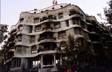 La Pedrera.jpg (21785 bytes)