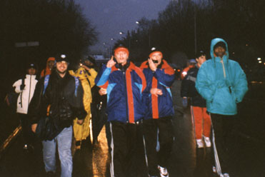 Camminando sotto la pioggia.......