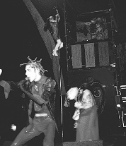Perry and Flea jamming � 1997 muggles