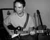 eamonguitar.jpg (54141 bytes)