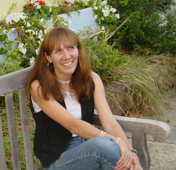 Kath (Lead & Back. Vocals)
