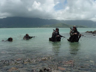 Recon divers in Hawaii