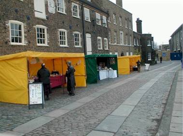 street.jpg (39786 bytes)