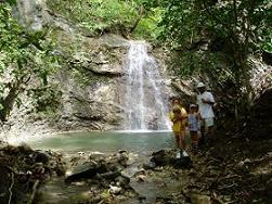 Waterfall on the way to Half-moon Bay