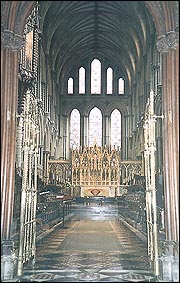 choir.jpg (23873 bytes)