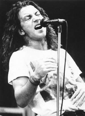 eddie01.jpg (28337 bytes)