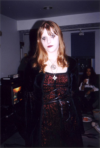 I always knew Ariana would make one fine goth!