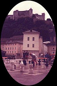 big_chess_near_castle.jpg - 17097 Bytes