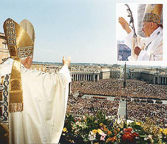 Pave Johannes Paul II hilser folkeskaren