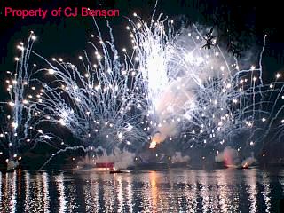 Epcot Illuminations.jpg (27905 bytes)