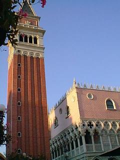 Epcot Italy2.jpg (18149 bytes)