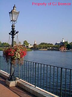 Epcot Water.jpg (17869 bytes)