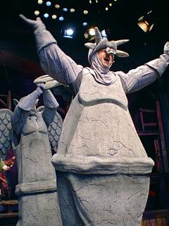 Hunchback8.jpg (21331 bytes)