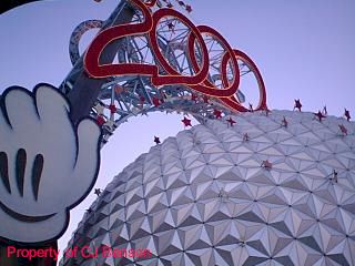 Monorail Epcot.jpg (20704 bytes)
