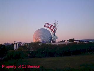 Monorail Epcot2.jpg (9907 bytes)