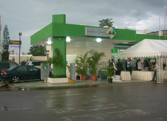 Directivos presente en la inaguracin