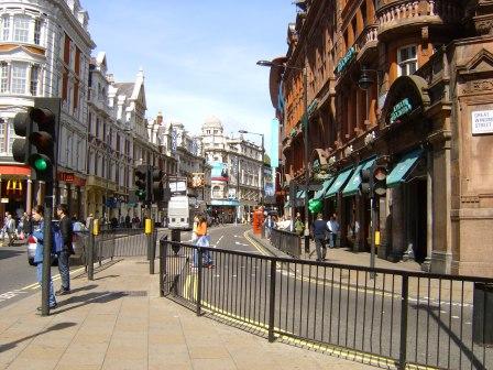 © Elizabeth Stanway. Shaftesbury Avenue