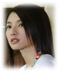 Jing Jing is the daughter of the mafia leader. Without a mother, she grew up surrounded by fighting and violence.
