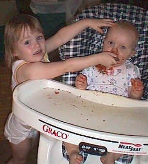2OliviaFeedingSydney20010905.jpg (87012 bytes)