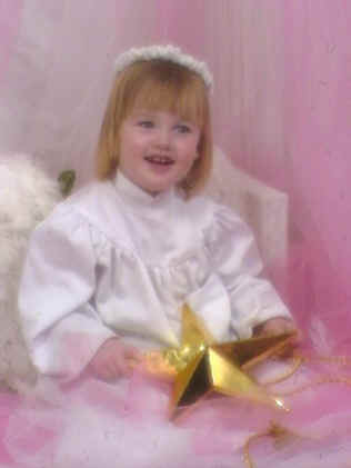 OliviaAngel20011004.jpg (23714 bytes)