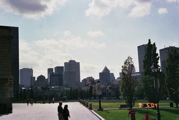 montreal_far