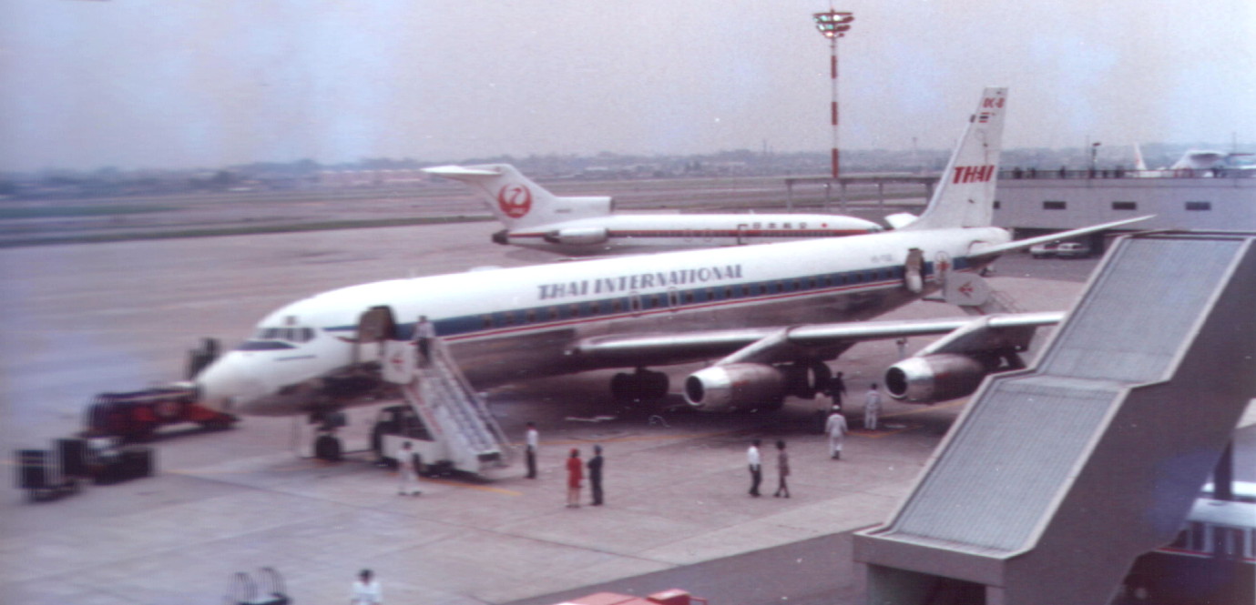 Thai International DC-8