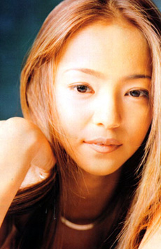 Amuro24.jpg (64598 bytes)
