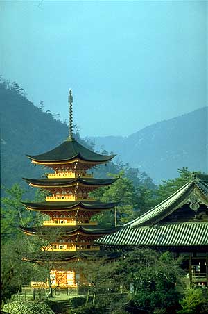 Senjokaku Shrine and Five-storied Padoga