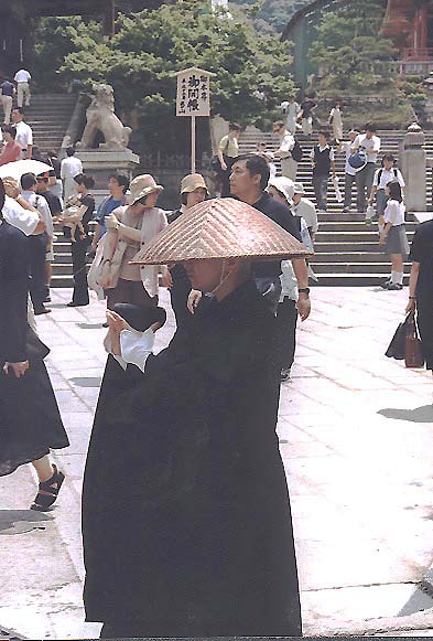 Munk near the Kiyomizu Temple