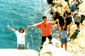 beach.jpg (78303 bytes)