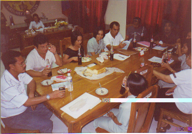 An mga miyembro san Bids and Awards Committee sa sayo na bidding san proyekto san munisipyo.